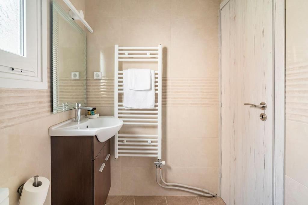 Cozy Apartment In Athene Buitenkant foto